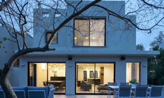 קליל Slim 9400 דלת הזזה כפר אורנים SLIM  מבט מבחוץ שחור