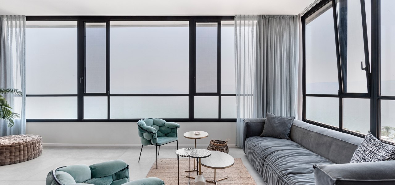 קליל באוהאוס 7600 5600 חלון ציר בשילוב קבועי צד וקבועי תחתון טבריה סלון שחור