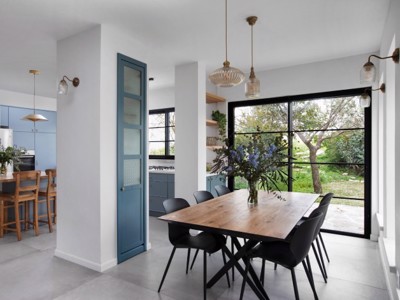 קליל באוהאוס 7600 דלת וחלון הזזה כפר אורנים באוהאוס פינת אוכל ומטבח שחור (2)