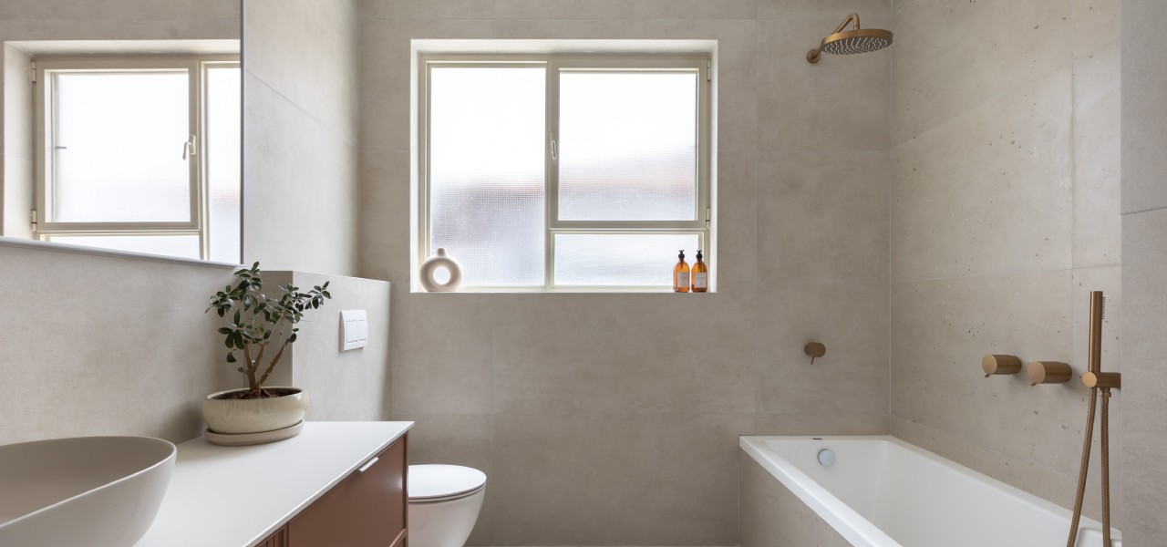 יד חנה באוהאוס 5600 חלונות אמבטיה ציר לבן הילה גדעוני