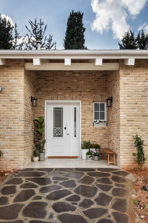 כניסה קליל 5600 דלתות ציר