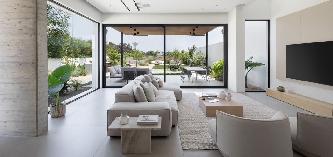 2600 5600 דלתות ציר והזזה של קליל סלון