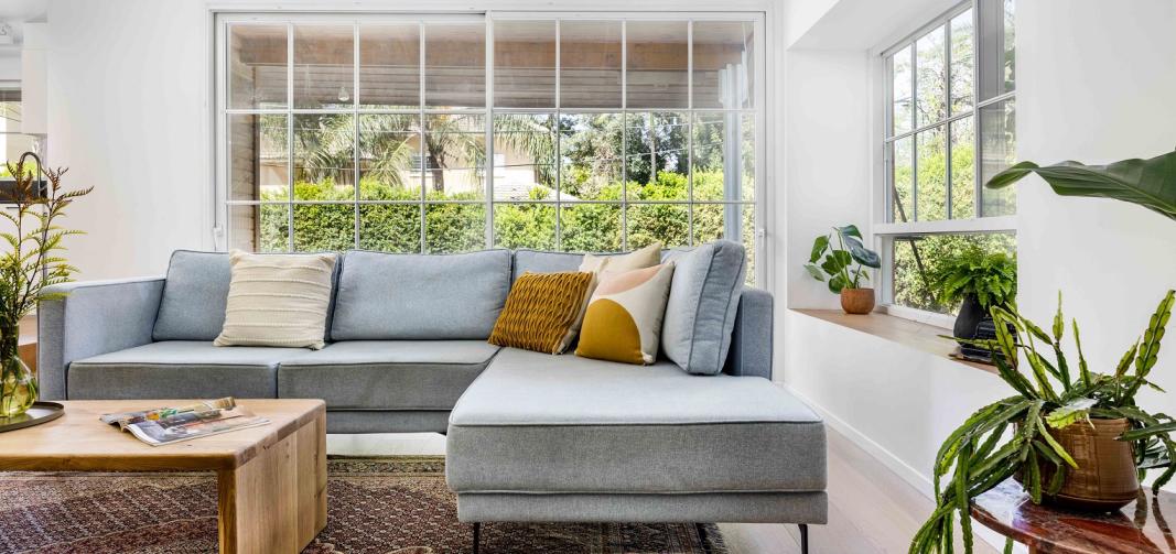 דלתות הזזה למפתחים גדולים של קליל בסגנון באוהאוס סדרת 7600