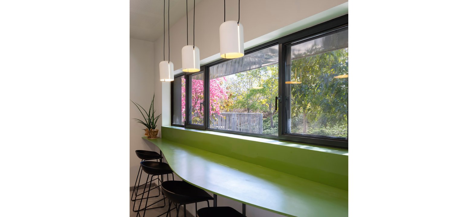 באוהאוס שחור 5600 חלונות הזזה רמת הנדיב