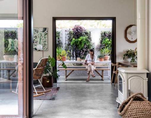 בית הפטיו בשרון דלתות ויטרינה הזזה יציאה לחצר קליל בייסיק 9000 מורן פרי אוקון