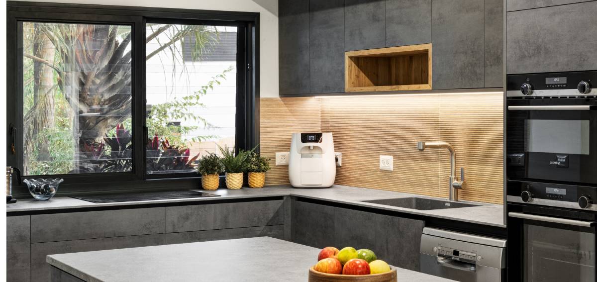 קליל בייסיק 7500 מטבח חלונות הזזה שחורים