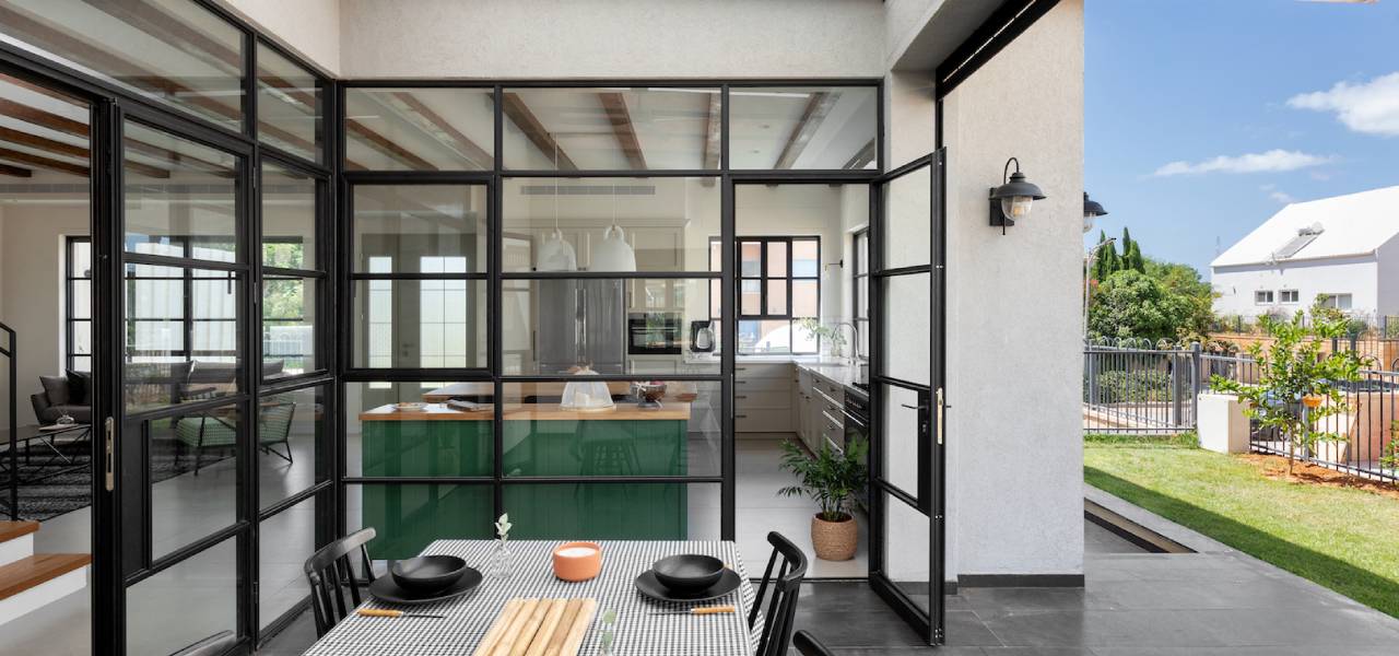 קליל באוהאוס 5600 דלת ציר חוץ שחור יקום נורית מור יוסף