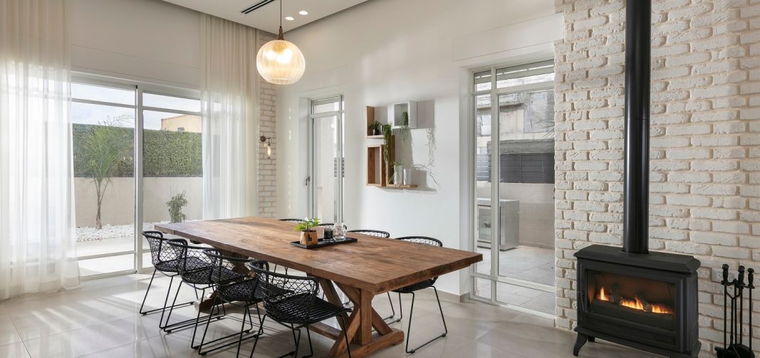 דלתות בפתיחת ציר והזזה בסגנון הבלגי מסדרות 7300 ו 4300 של קליל