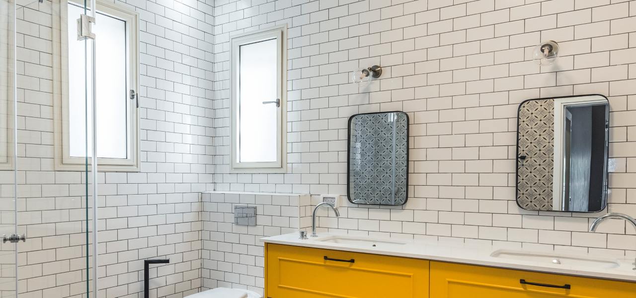 קליל בלגי 4300 חלון ציר גן יבנה בלגי חדר רחצה לבן