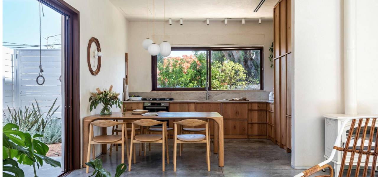 בית הפטיו בשרון חלונות למטבח ודלתות ויטרינה הזזה קליל בייסיק 9000 מורן פרי אוקון