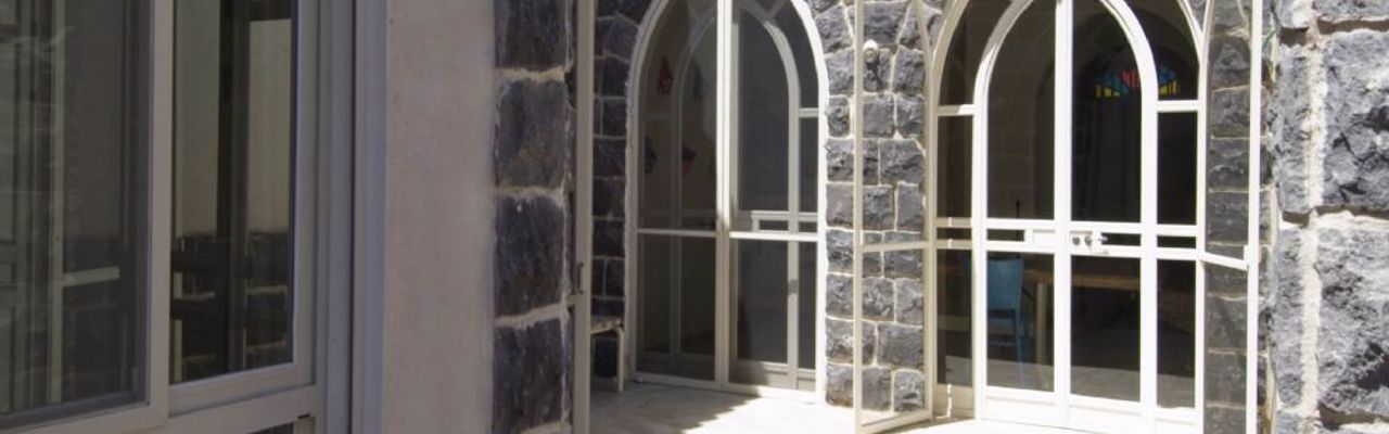 אלומניום בירושלים דלת לבן