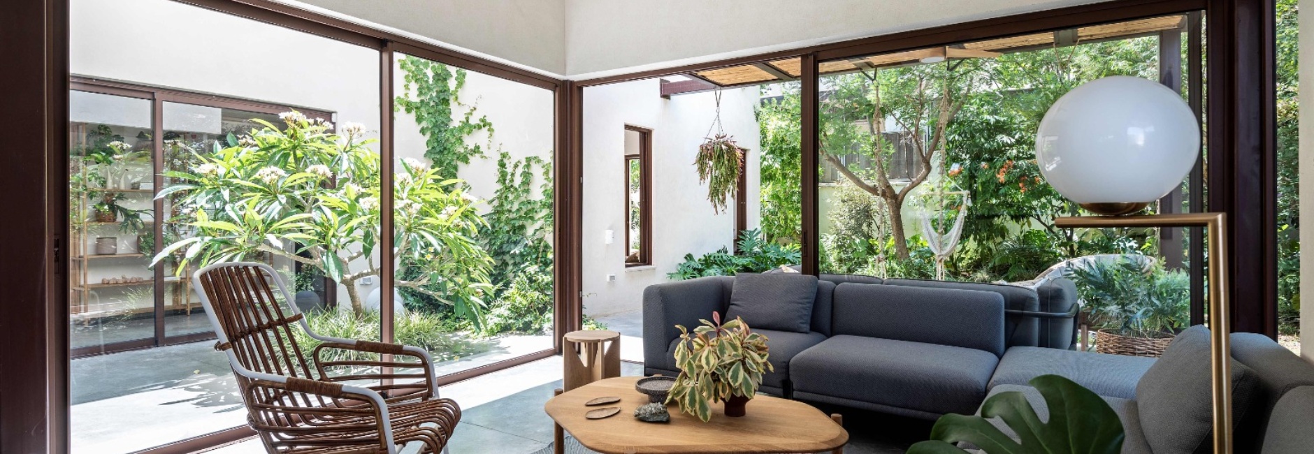 בית הפטיו בשרון דלתות ויטרינה הזזזה קליל בייסיק 9000 מורן פרי אוקון