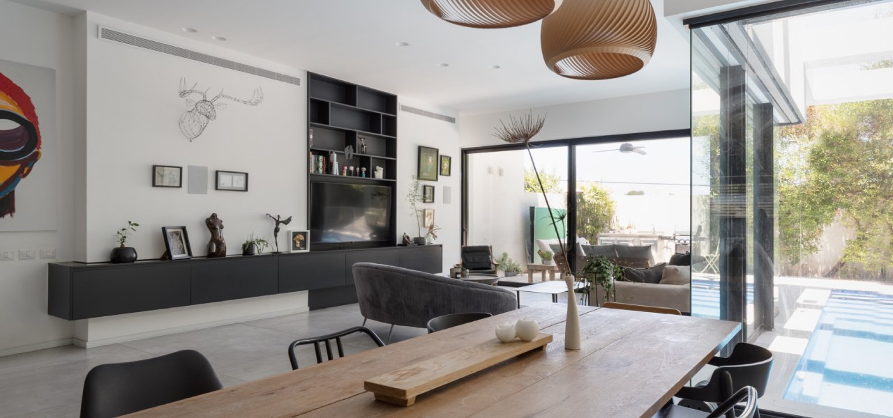 שרון אקר פינת אוכל וסלון דלת הזזה