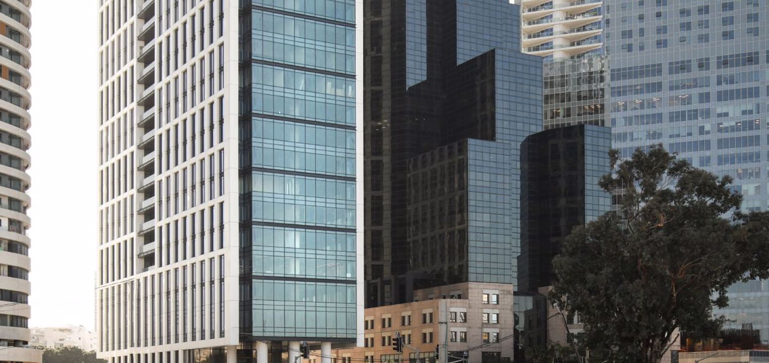 קליל סקיי 8300 קיר מסך קבוע משולב חלונות דרייקיפ סמויים H TOWERתל אביב סקיי (8) (1) (1) (1)