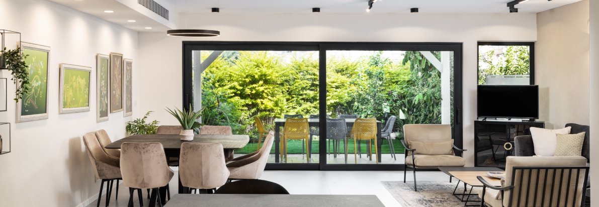 BOLD 2200 קרית אונו וויטרינה הזזה סלון