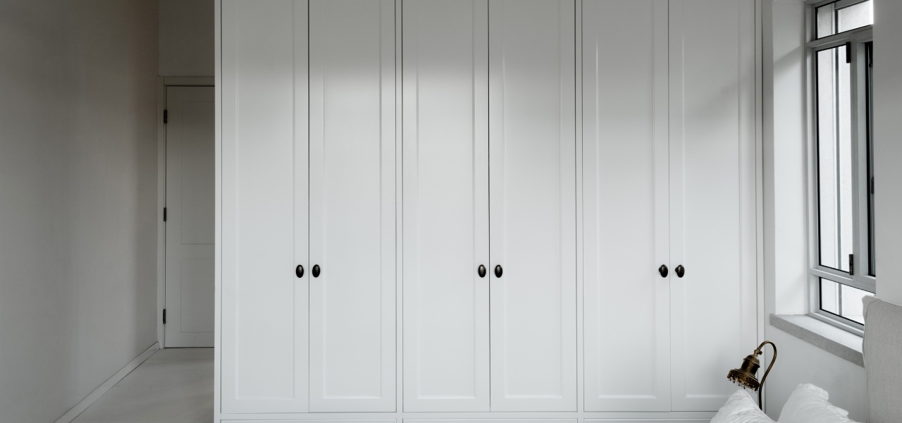 קליל בלגי 4300 חלון ציר על קבועי צד תחתון ועליון חדר הורים לבן