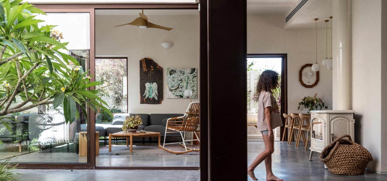 בית הפטיו בשרון דלתות ויטרינה הזזה סלון קליל בייסיק 9000 מורן פרי אוקון (2)