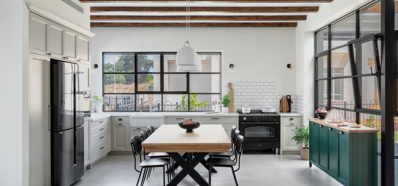 קליל באוהאוס 5600 חלון ציר מטבח שחור יקום נורית מור יוסף