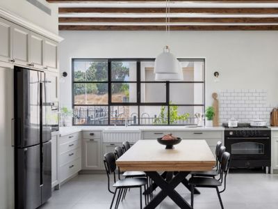 קליל באוהאוס 5600 חלון ציר מטבח שחור יקום נורית מור יוסף