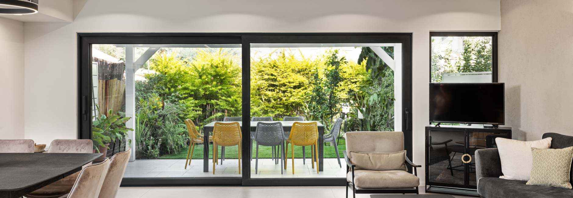 BOLD 2200 דלת הזזה יציאה לחצר